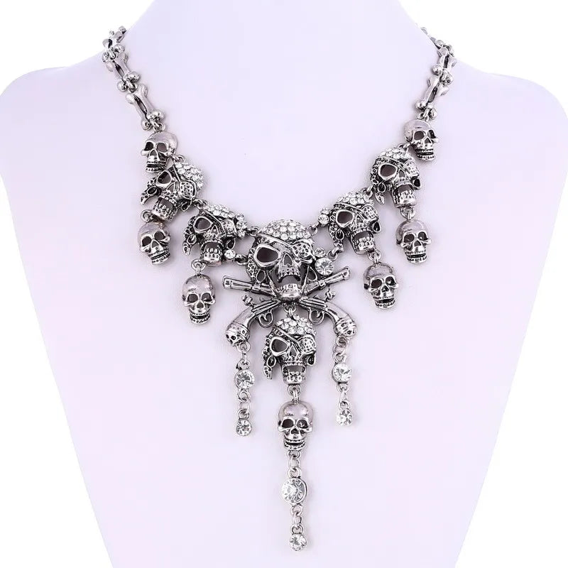 Collar clásico vintage de calavera esqueleto