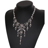 Collar clásico vintage de calavera esqueleto