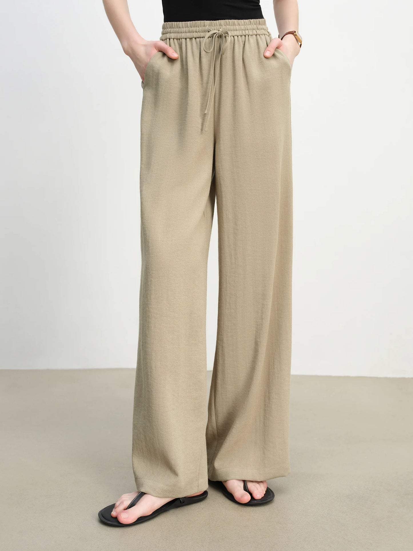 Old Money Minimal Women's Outfit