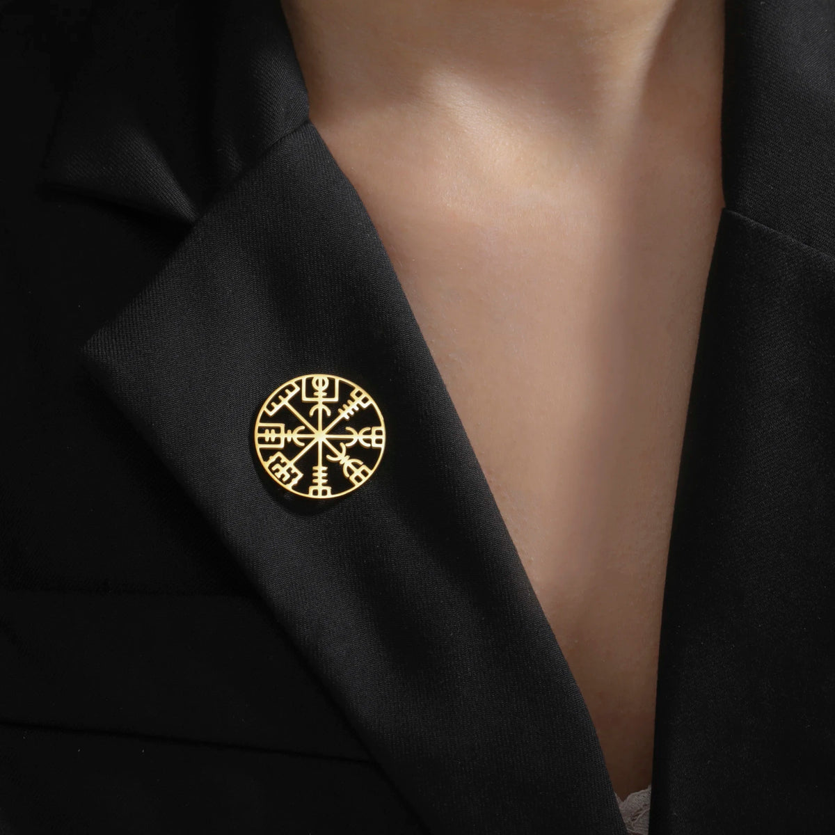 Skyrim Nordic Vegvisir Runic Compass Brooch