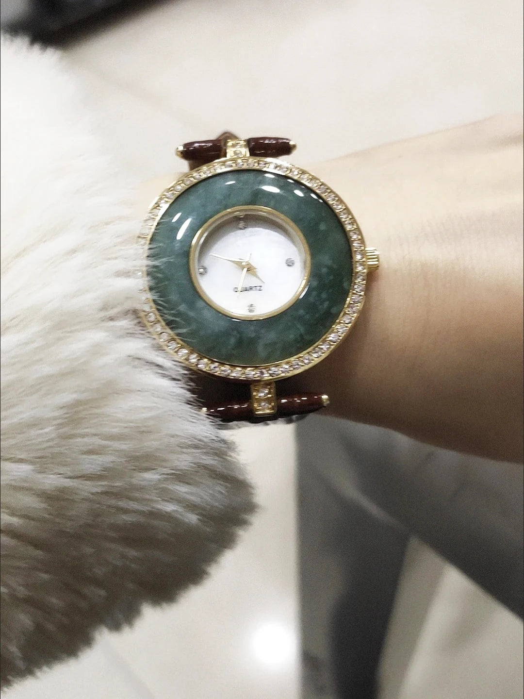 Vintage Round Jade Women's Watch