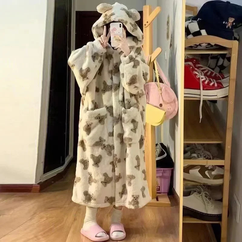 Bata con capucha de franela gruesa para mujer