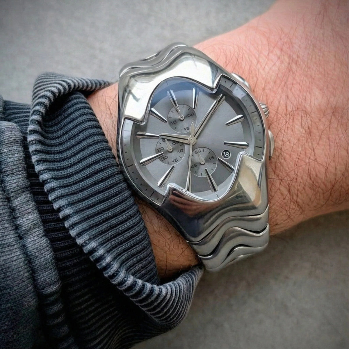 Barrel-shaped Luxury Men's Watch