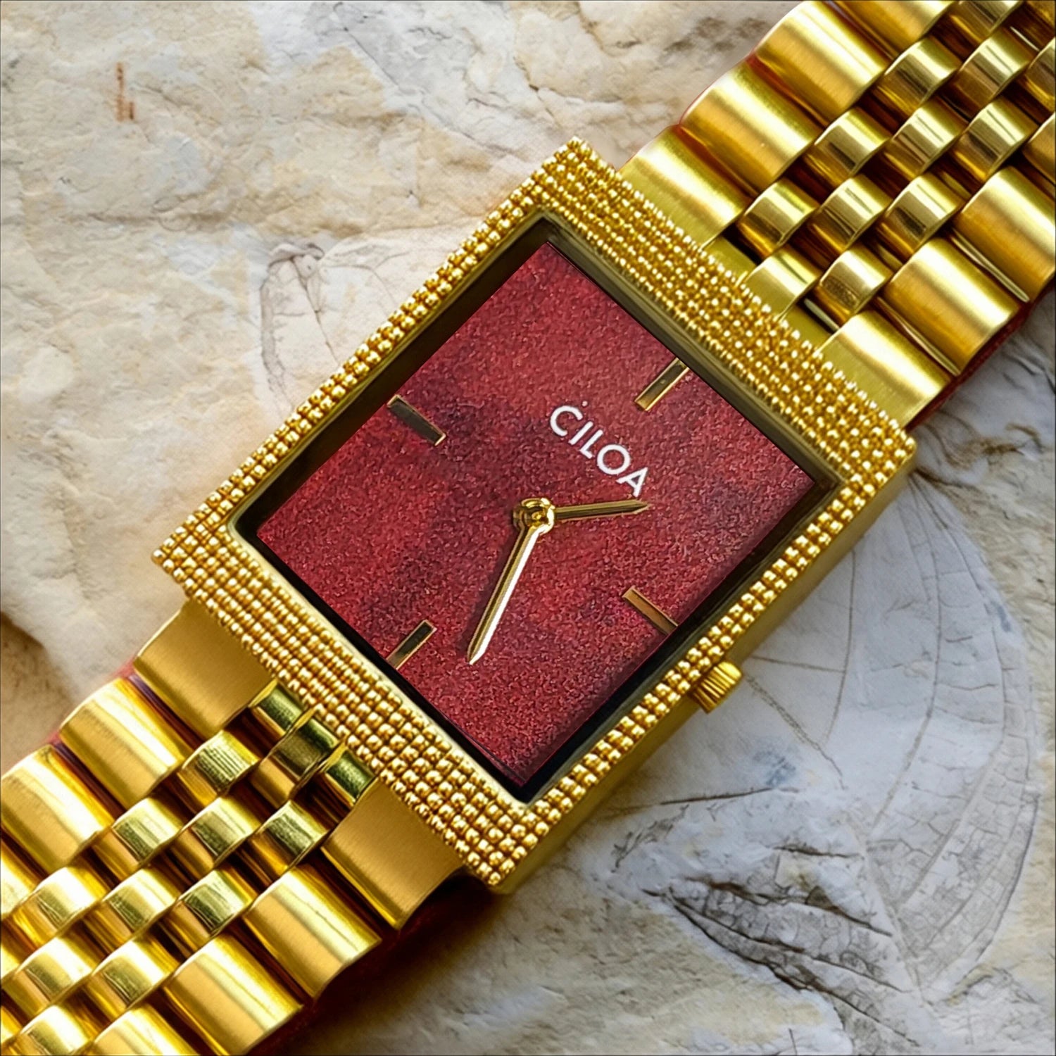 CILOA Red Retro Men's Old Money Watch