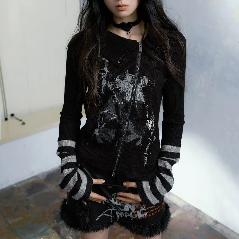 Vintage Gothic Graffiti Print Zippear T-Shirt