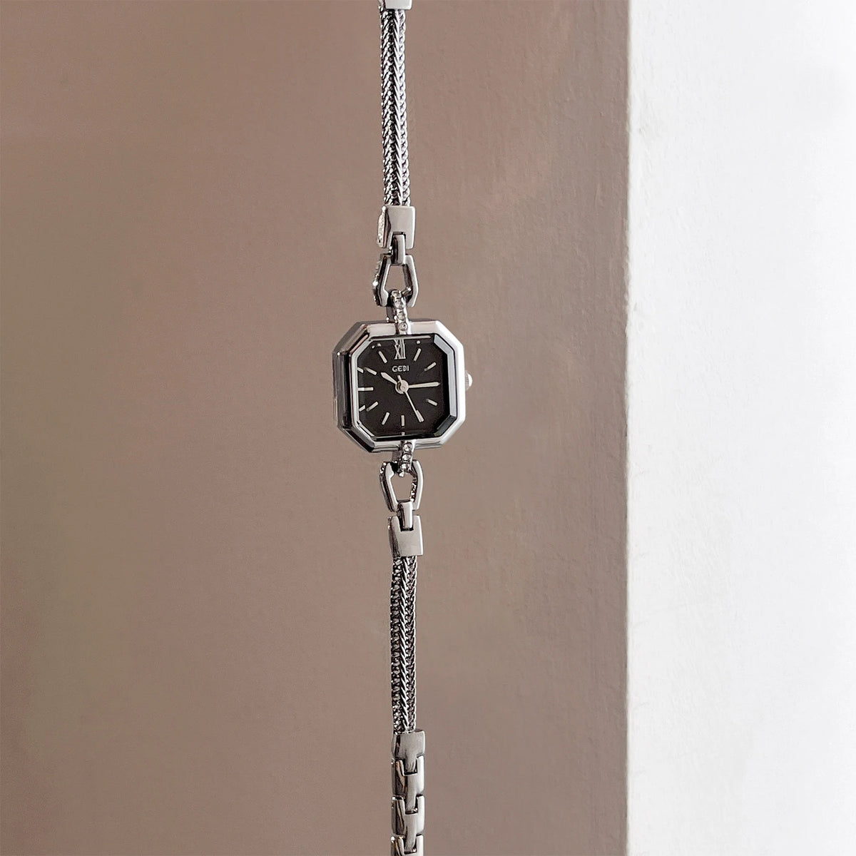 Elegant Luxe-Casual Women's Watch