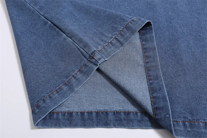 Oversize-T-Shirt aus Denim mit lustiger Stickerei