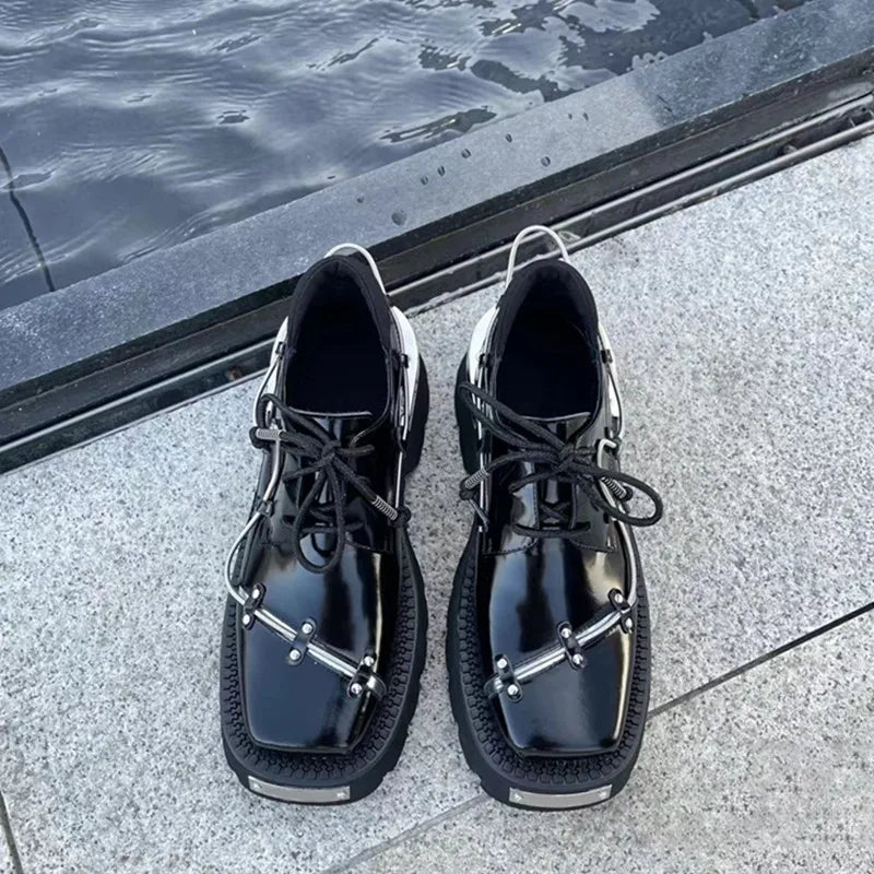 Retro Metal Decor Derby Shoes