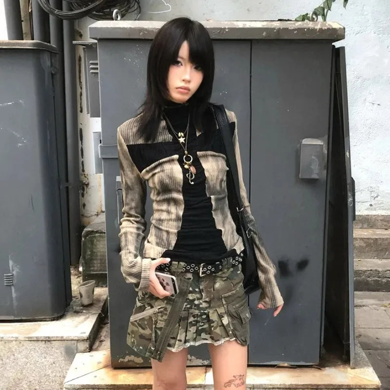 Camiseta japonesa vintage acanalada con diseño de cruz