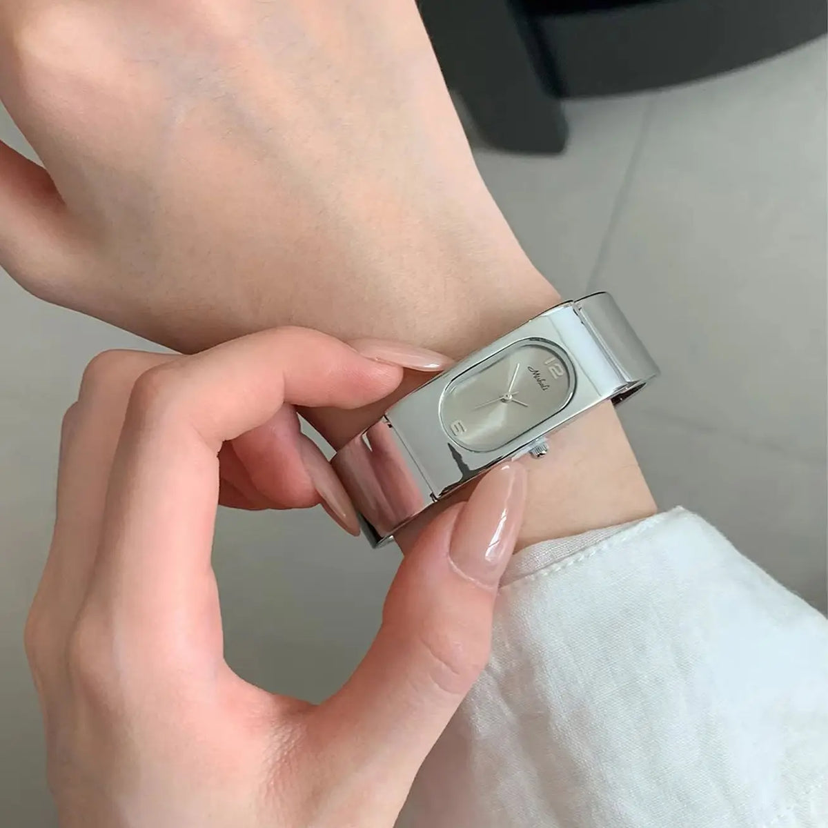 Avant-garde Style Minimalist Watches