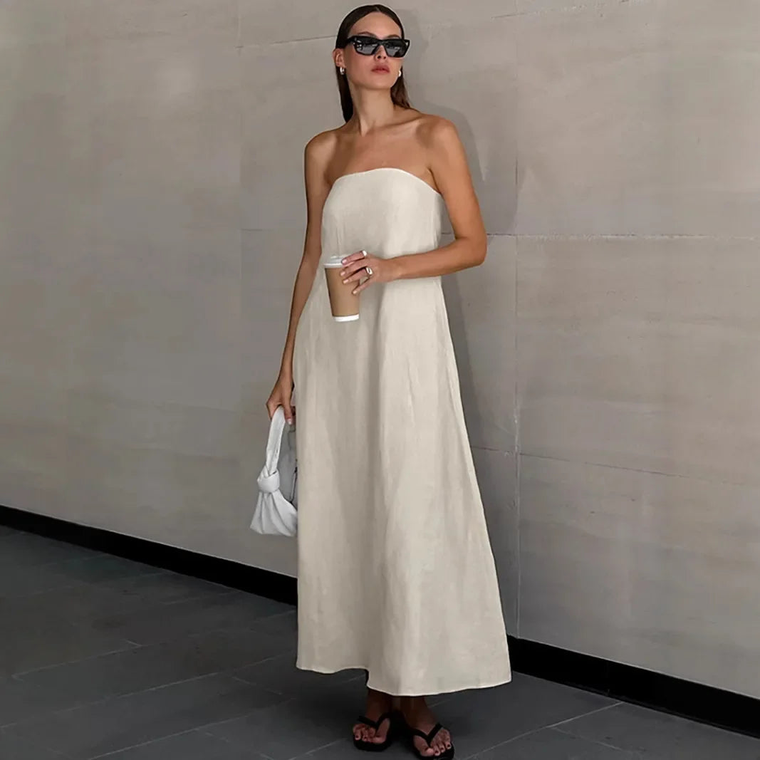 Maxivestido de lino sin tirantes y con cuello halter