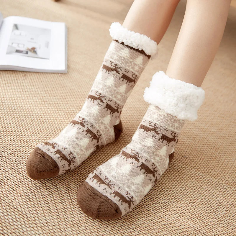 Calcetines cálidos de invierno para mujer, de felpa de pingüino, suaves, antideslizantes, para el suelo, zapatillas, calcetín corto, esponjoso, de ciervo, alce, oso, regalo de Navidad