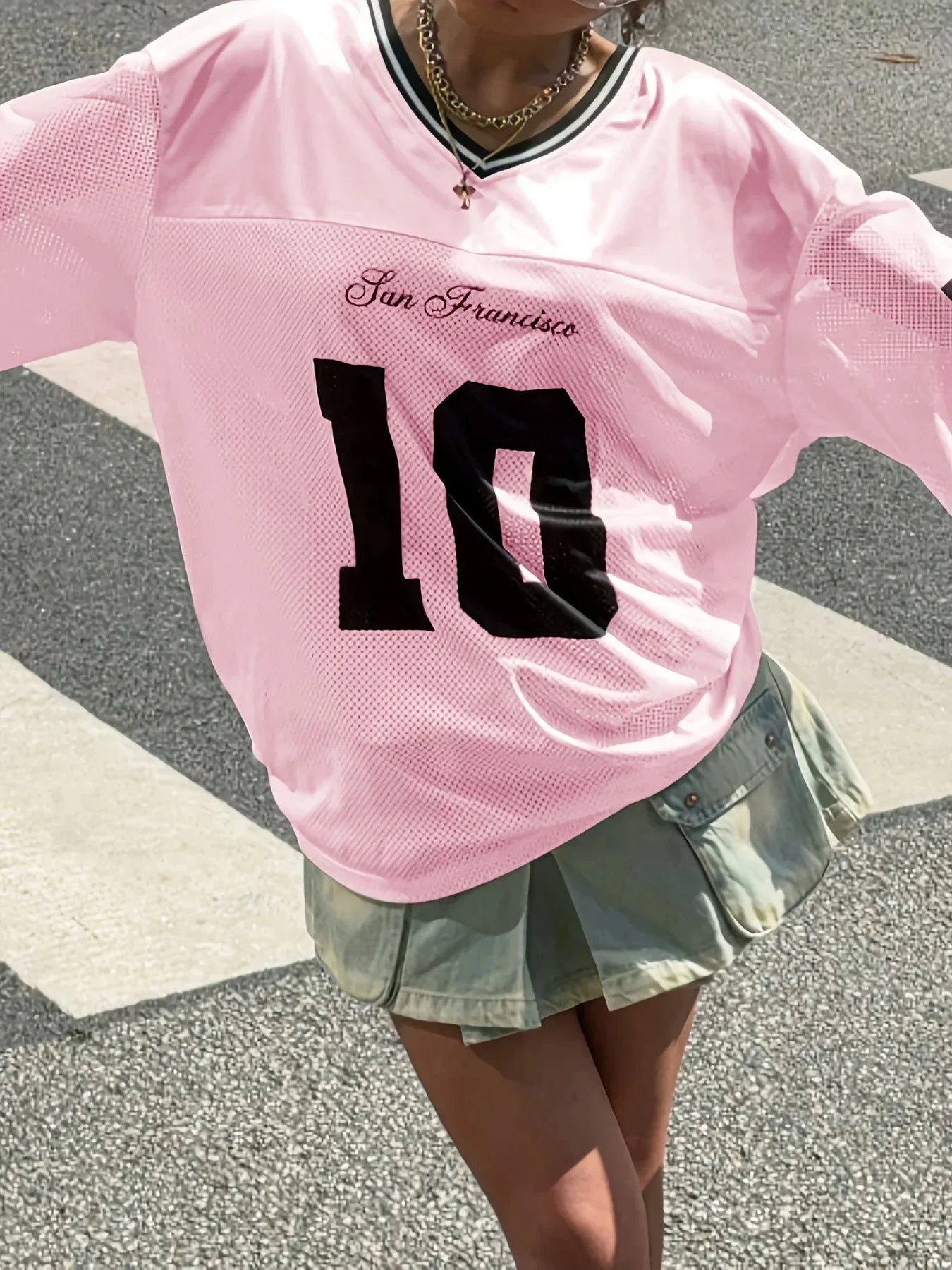 No.10 Athletic V-Neck T-Shirt