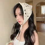 Bandana triangular de punto hecha a mano para mujer
