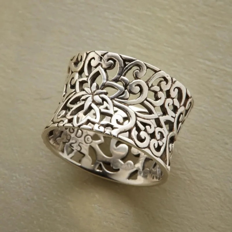 Vintage Hollow Fancy Ring