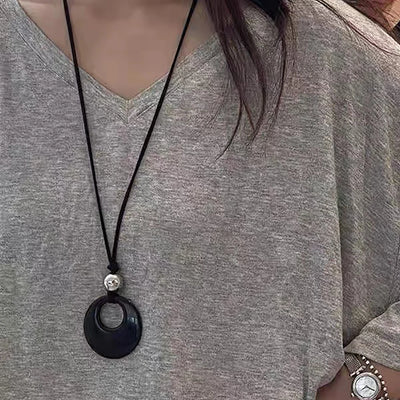 Retro Geometric Black Circular Pedant Necklace