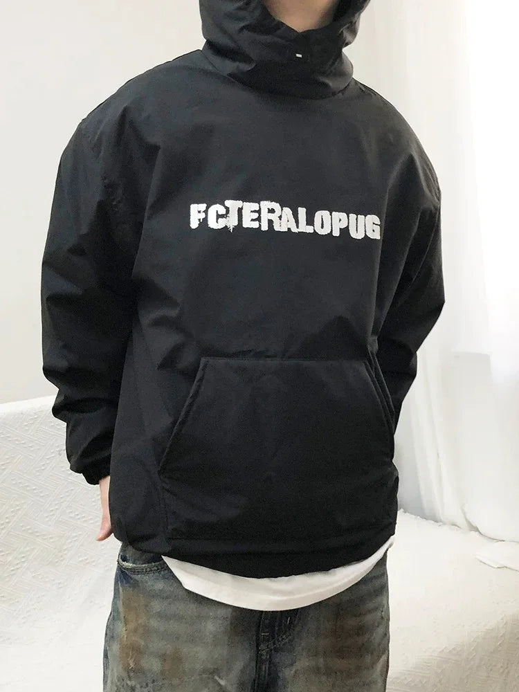 Chaqueta cortavientos con capucha de poliéster