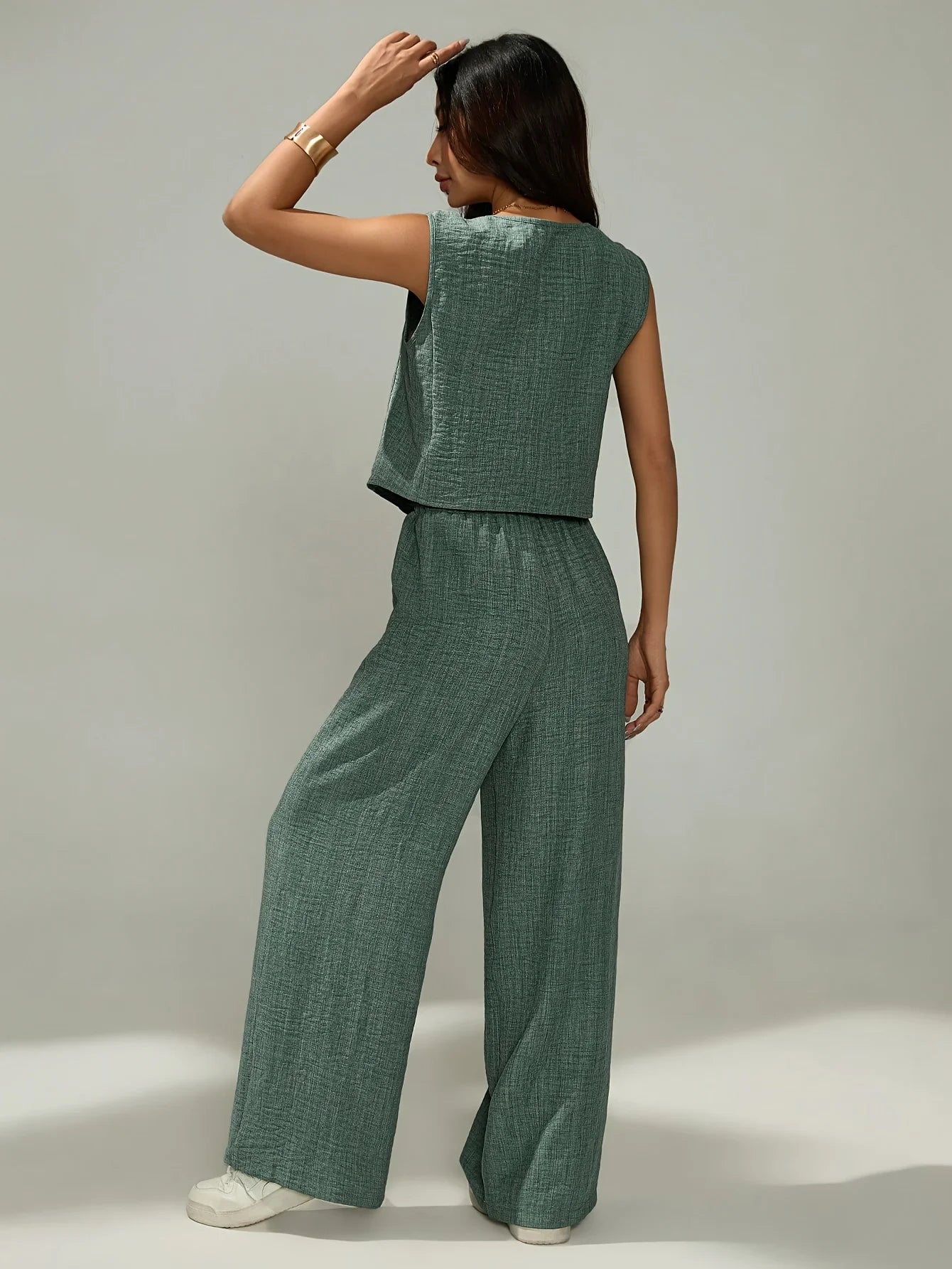 Old Money Summer Women's Outfit