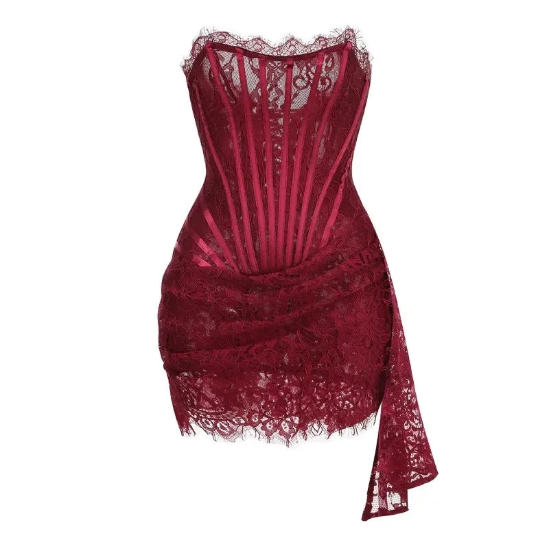 Verführerisches trägerloses Mini-Spitzenkleid