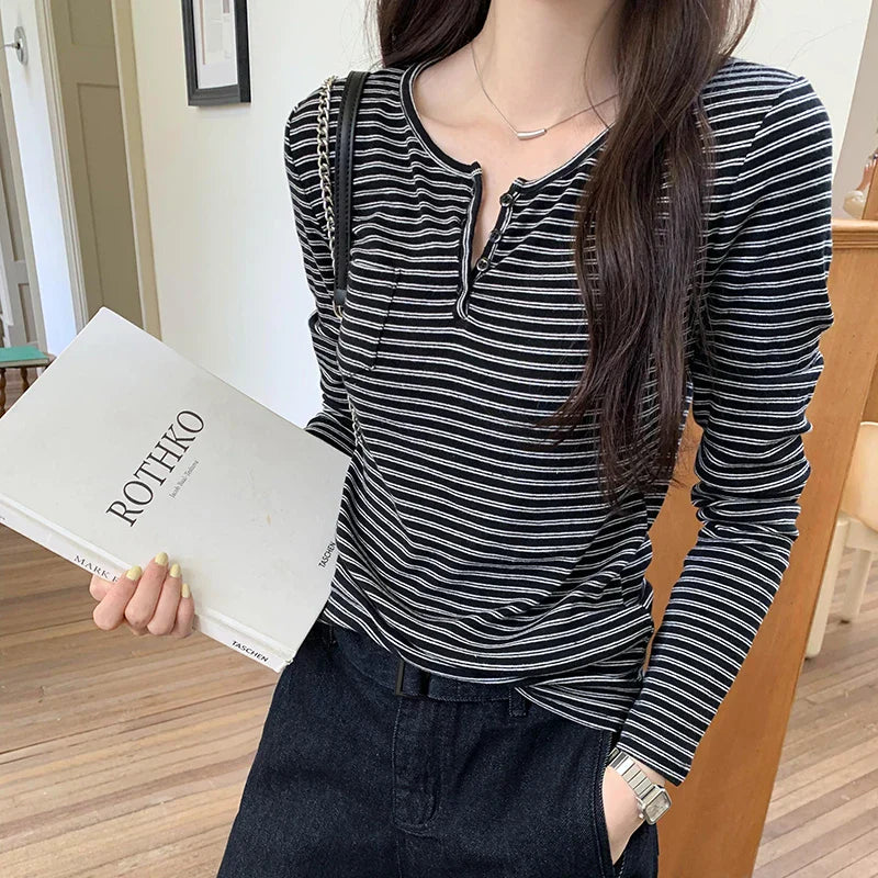 Camiseta de manga larga a rayas para mujer