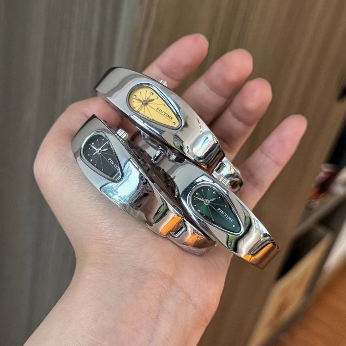 Y2K Shaped Teardrop Bracelet Watch