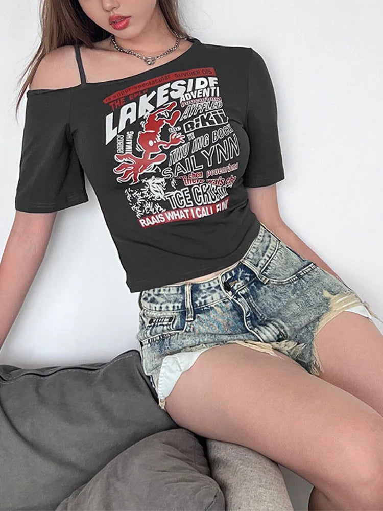 T-Shirt mit Buchstaben-Print, schulterfrei, Gothic