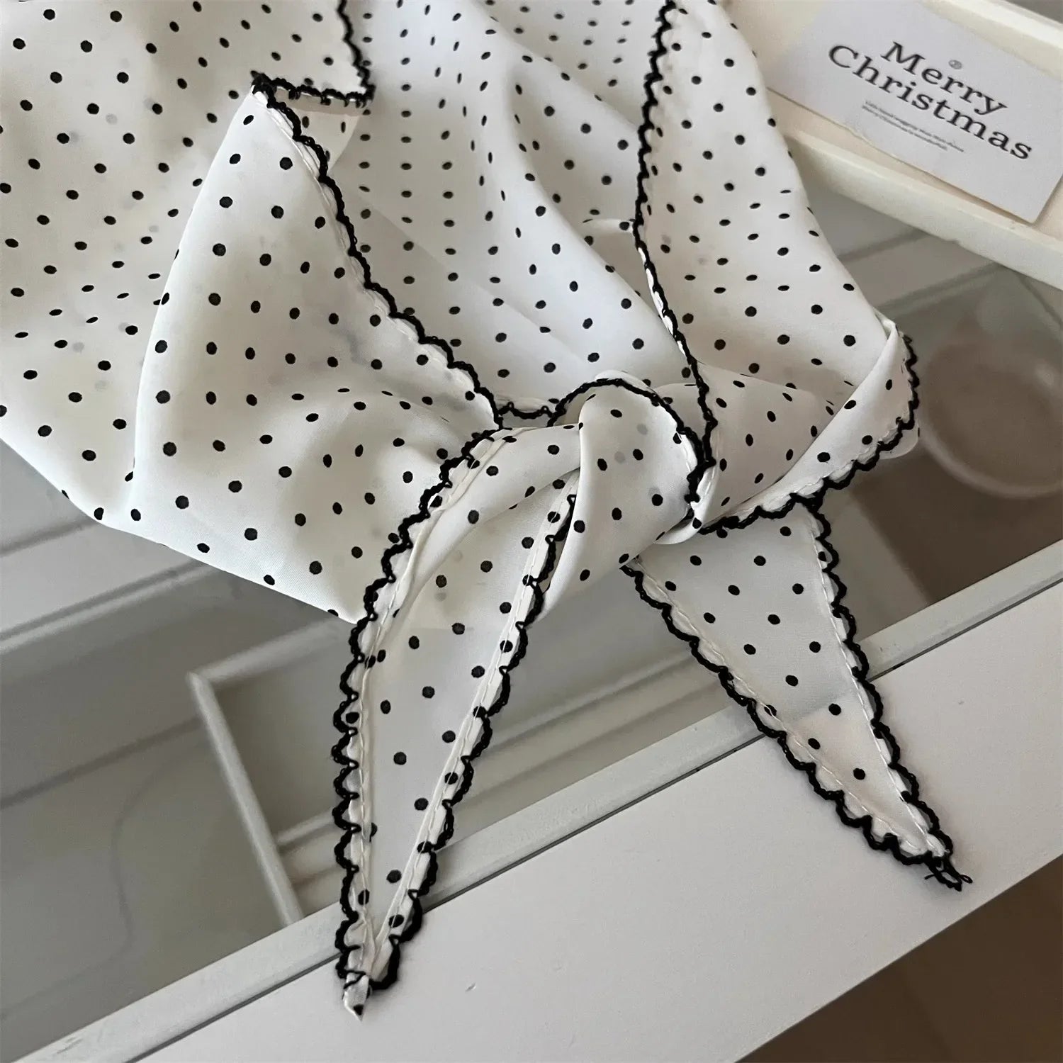 Handgemachtes Polka-Dot-Halstuch
