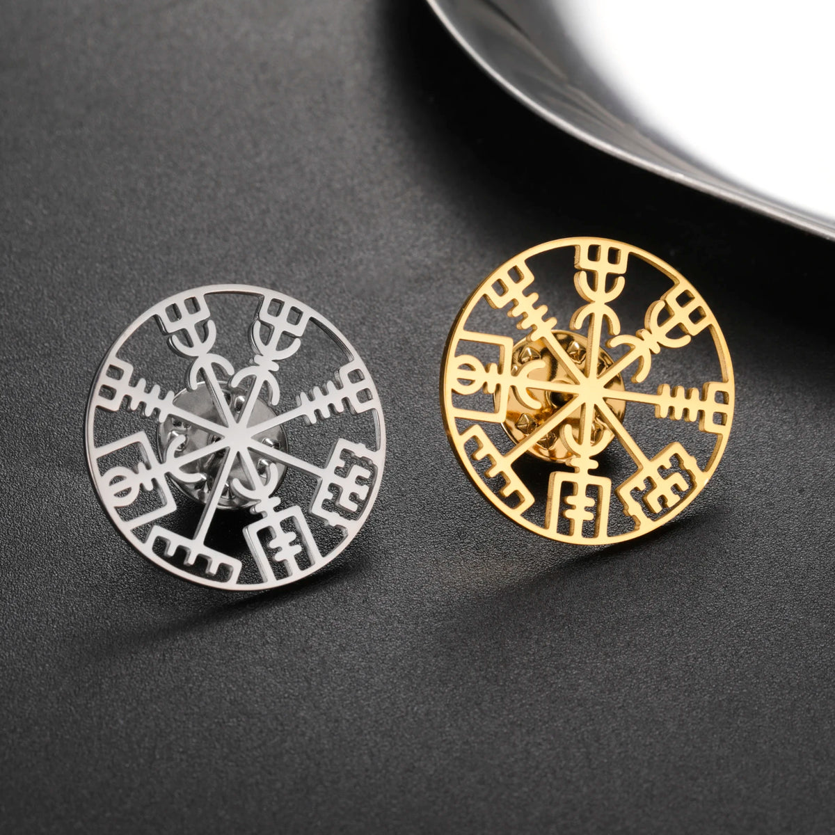 Skyrim Nordic Vegvisir Runic Compass Brooch