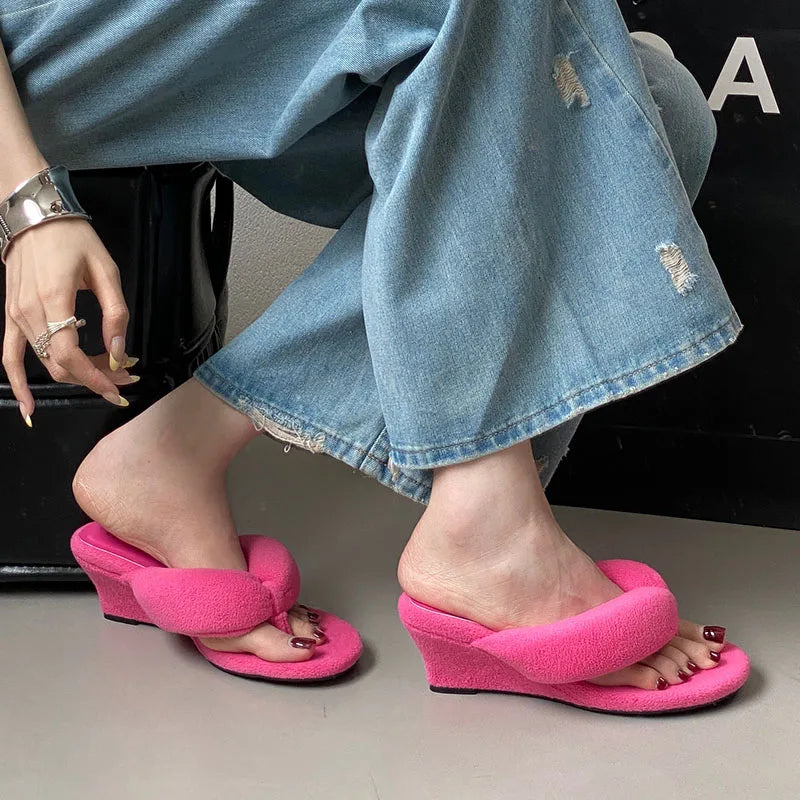Rounded Toe Women's Wedge Slippers