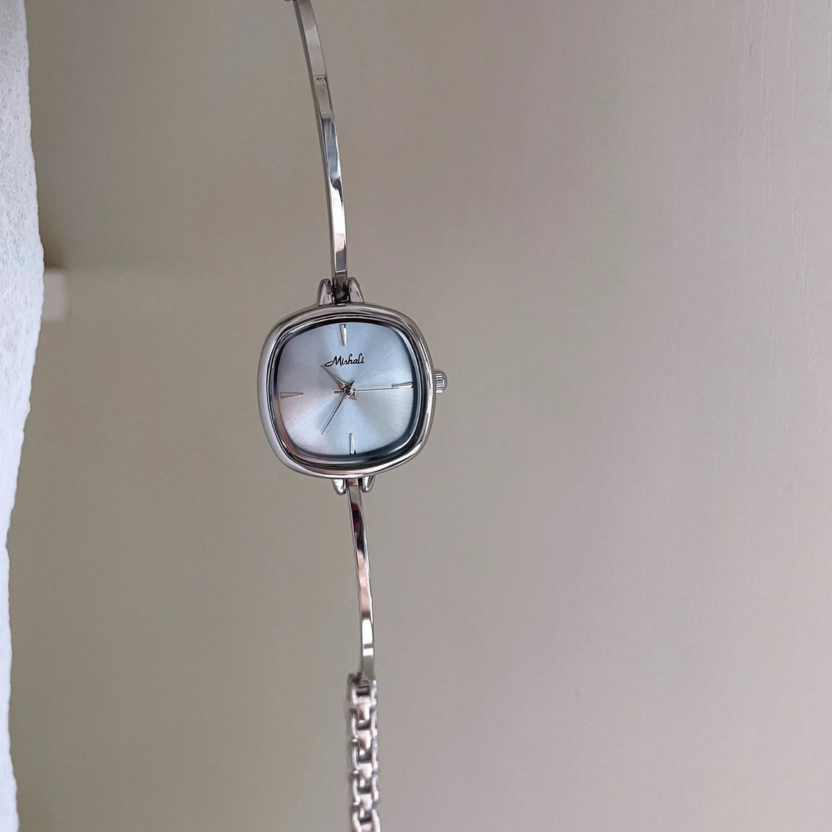 Pearl Women's Chain Watch