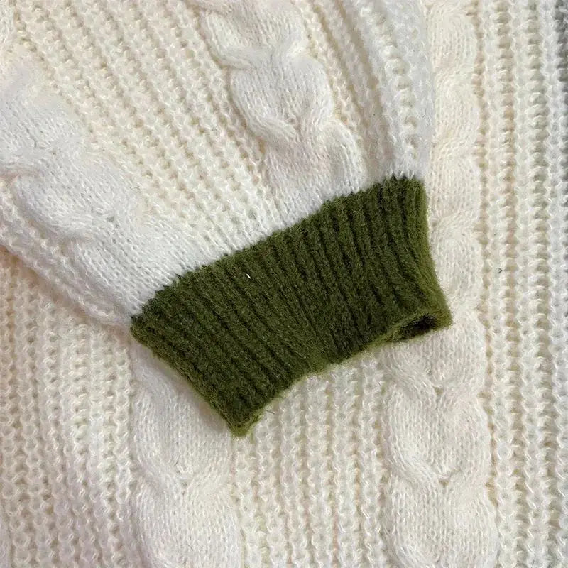 Grüner, bestickter Cardigan mit Knopfleiste