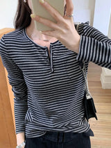 Camiseta de manga larga a rayas para mujer