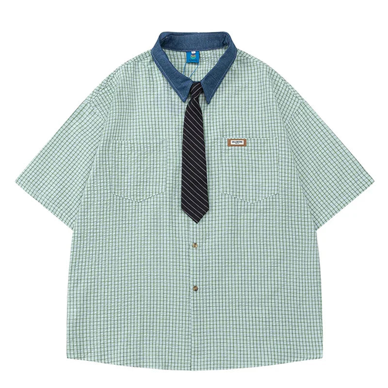 Camisa de verano a cuadros retro con decoración de corbata