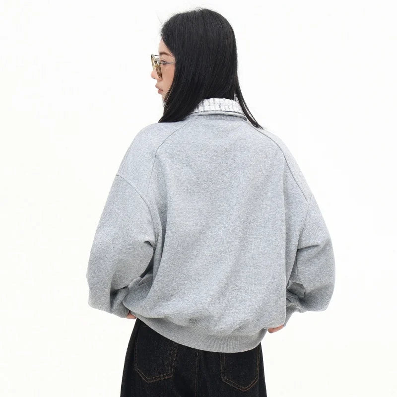 Graues Oversize-T-Shirt mit Farbblock-Design