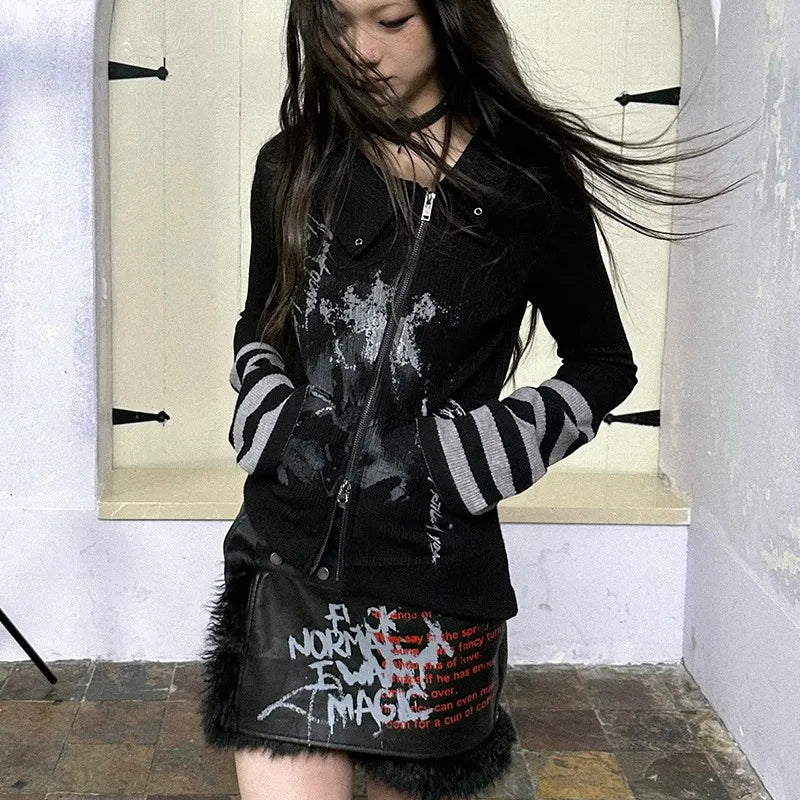 Vintage Gothic Graffiti Print Zippear T-Shirt