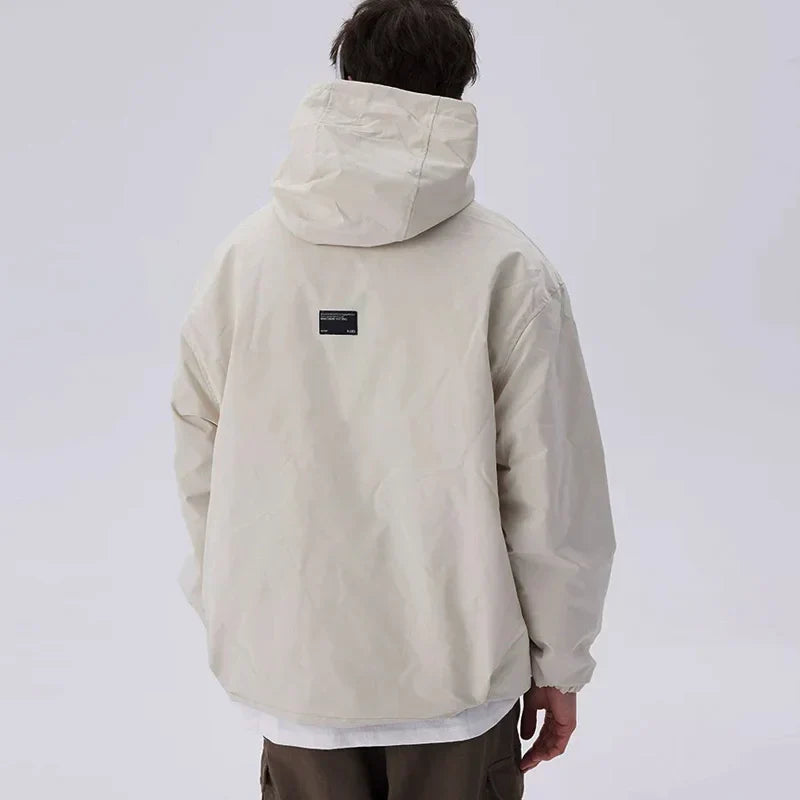 Chaqueta cortavientos con capucha de poliéster
