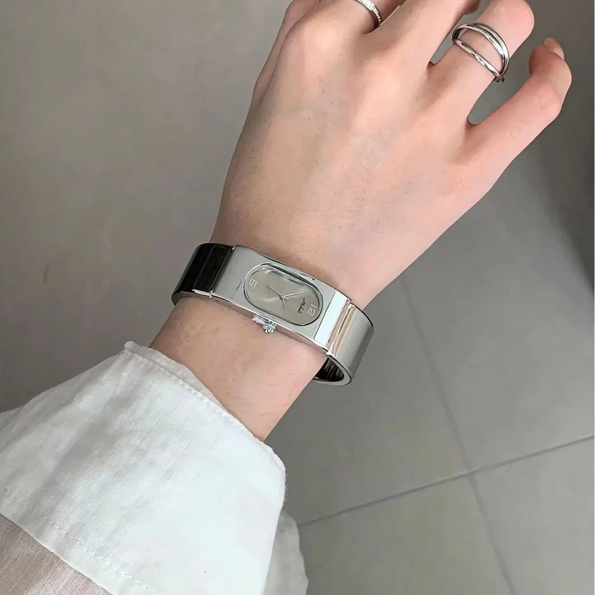 Avant-garde Style Minimalist Watches