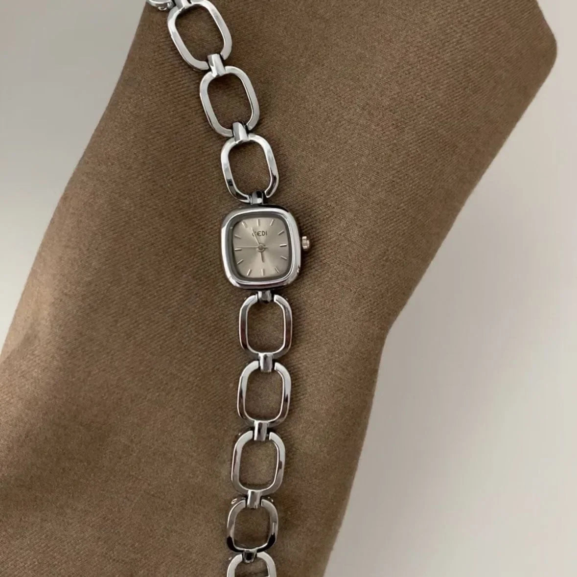 Sliver Grey Dial Square Ladies Bracelet Watch