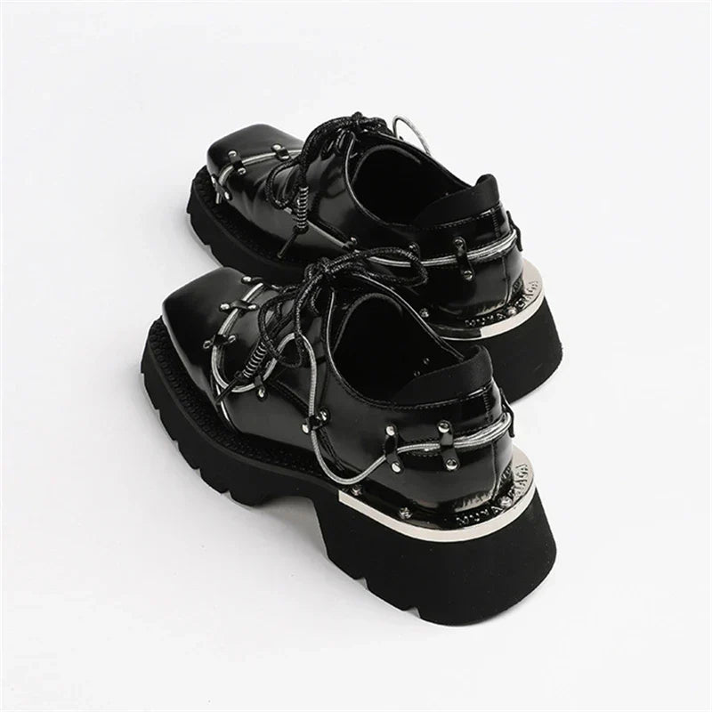 Retro Metal Decor Derby Shoes