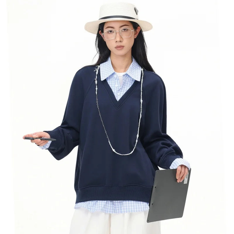 Marineblauer V-Ausschnitt Pullover