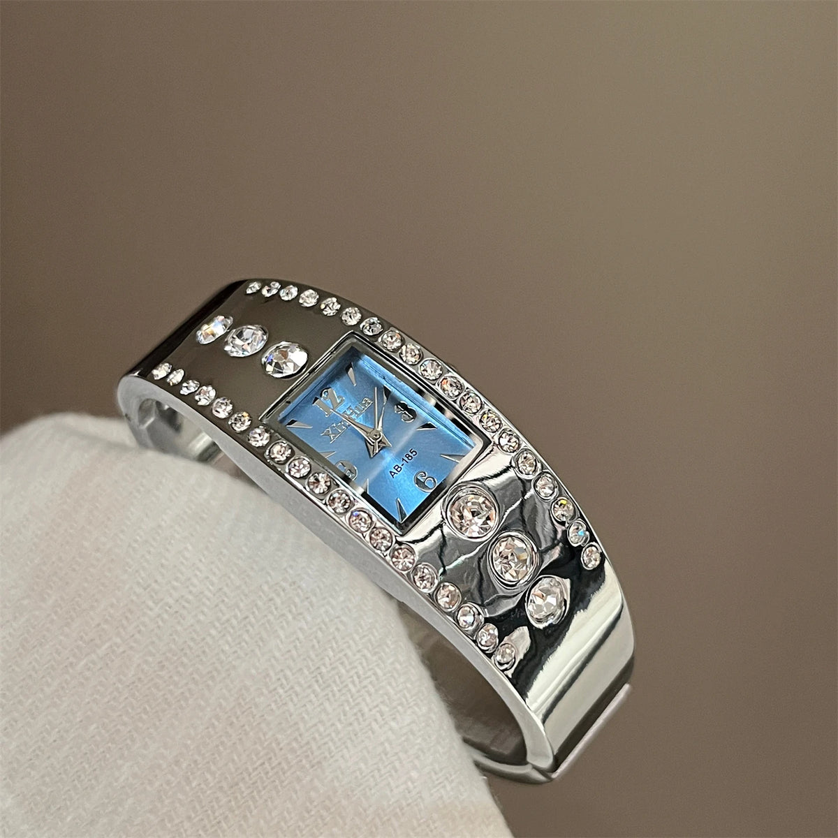 Silver Vintage Ladies Quartz Wristwatch