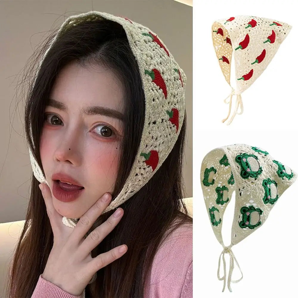 Dreieckiges Strick-Bandana im französischen Stil