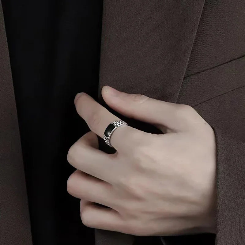 Koreanischer versilberter Vintage-Ring mit geometrischem Muster