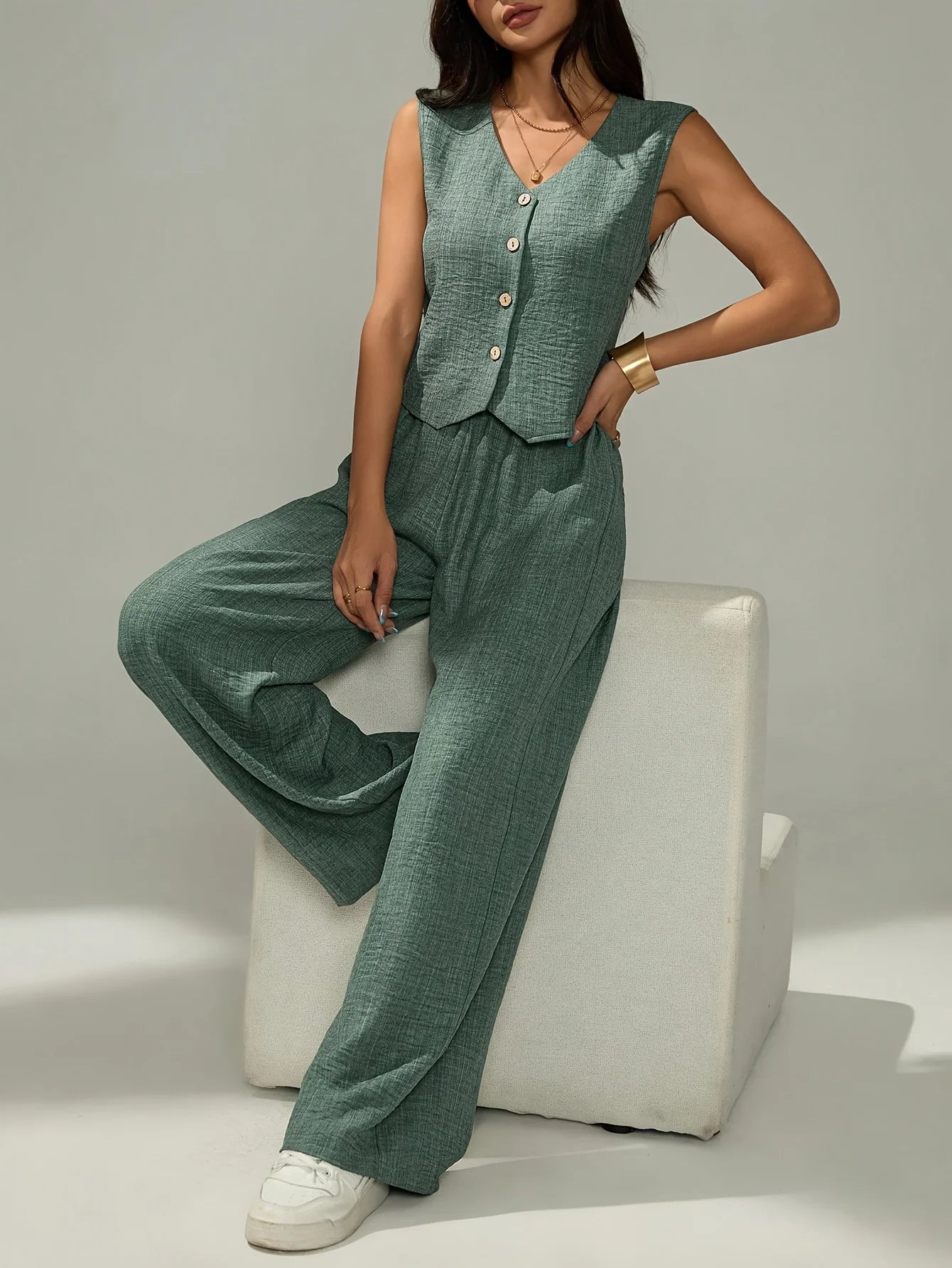 Old Money Summer Women's Outfit