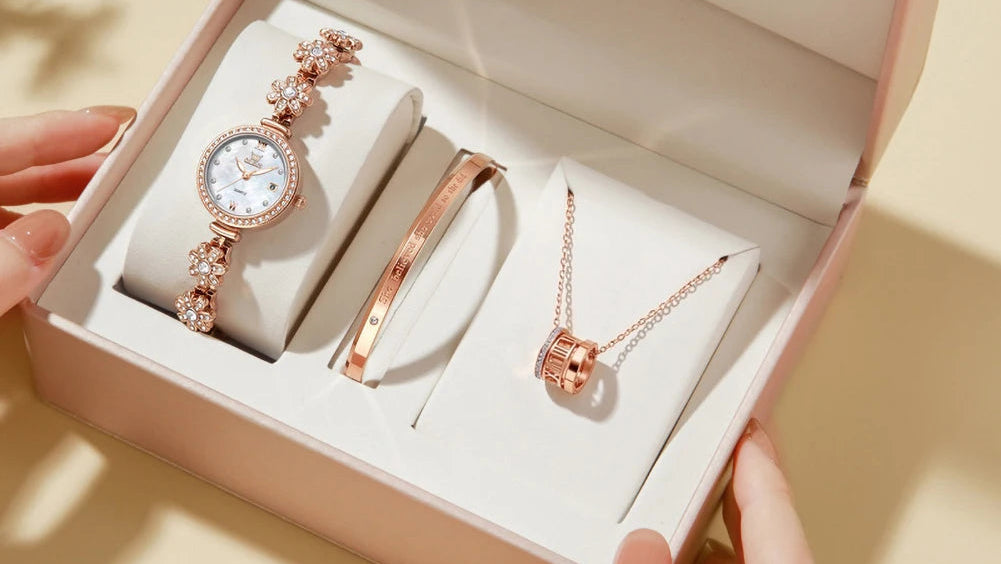 Diamond Rotation Floral Braceet Watch