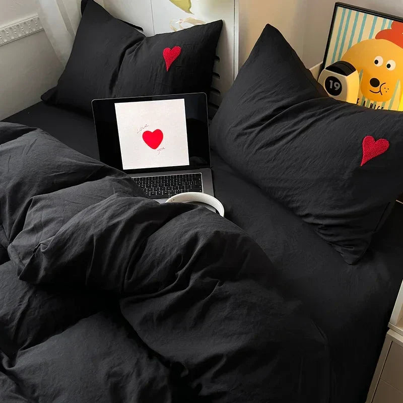 Black Heart Bedding Set