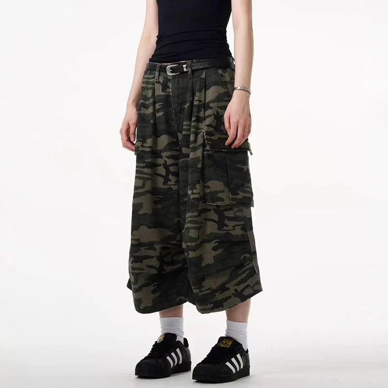 Jorts de mezclilla anchos de camuflaje