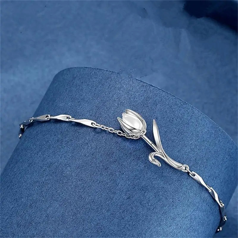 Silbernes Fulip Blumenarmband im Vintage-Stil