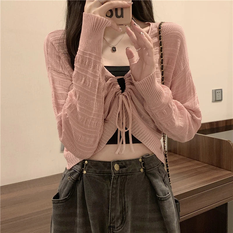 Schmale, einfarbige Strickjacke