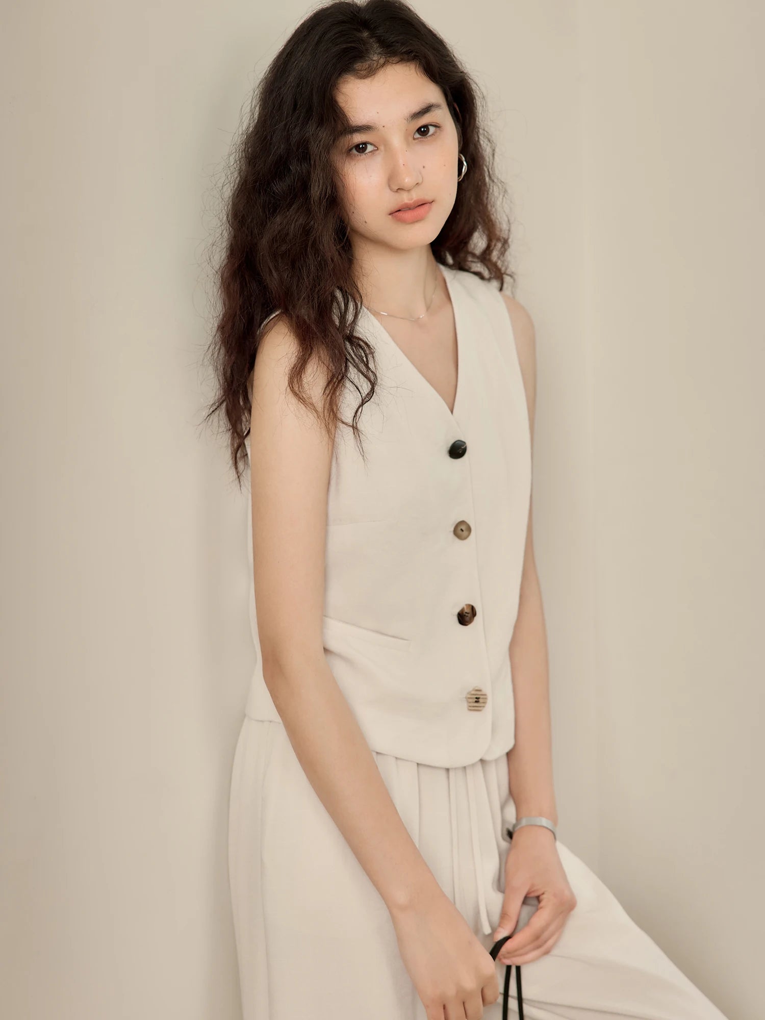 Old Money Minimal Women's Outfit